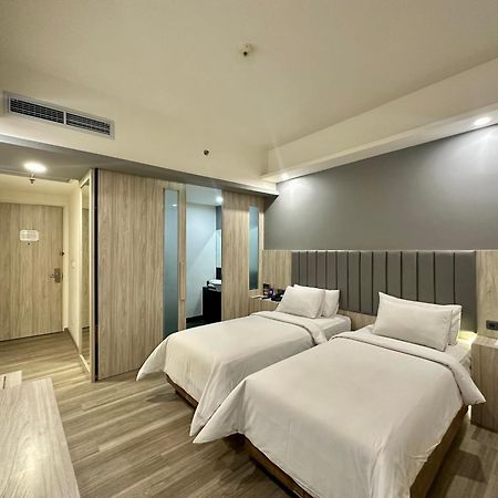 Sparks Life Jakarta, Artotel Curated Exterior photo