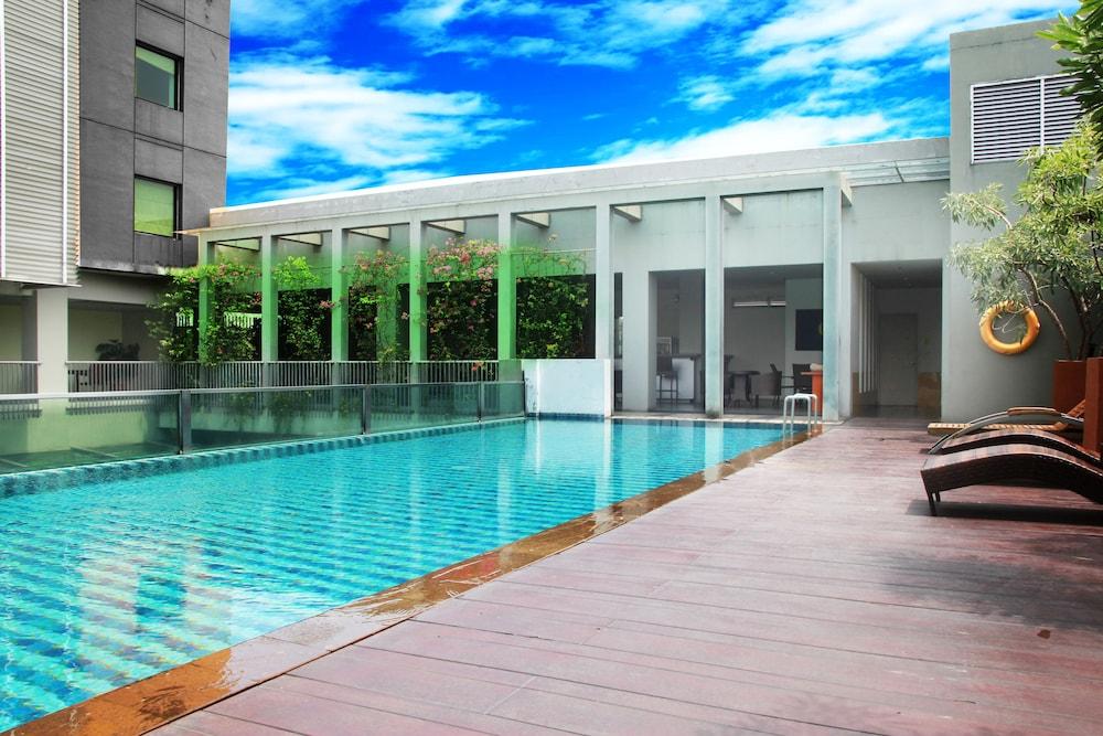 Sparks Life Jakarta, Artotel Curated Exterior photo