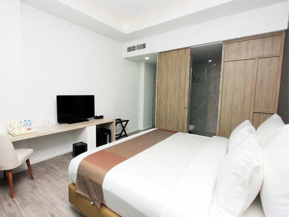 Sparks Life Jakarta, Artotel Curated Exterior photo