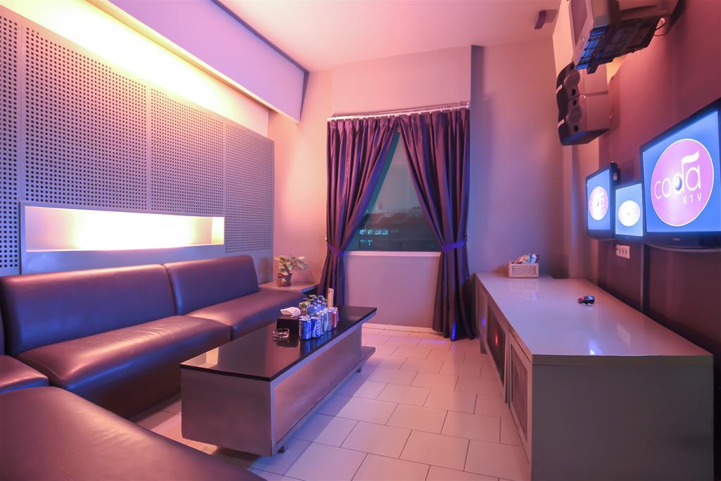 Sparks Life Jakarta, Artotel Curated Exterior photo