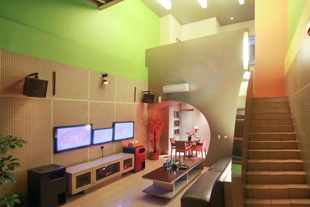 Sparks Life Jakarta, Artotel Curated Exterior photo