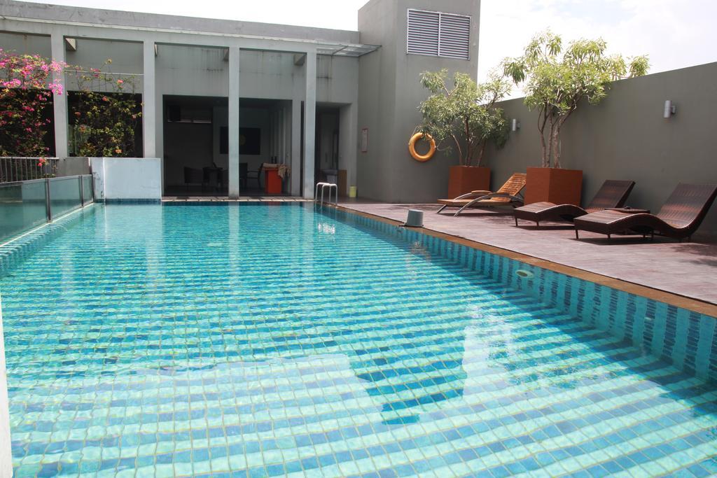 Sparks Life Jakarta, Artotel Curated Exterior photo