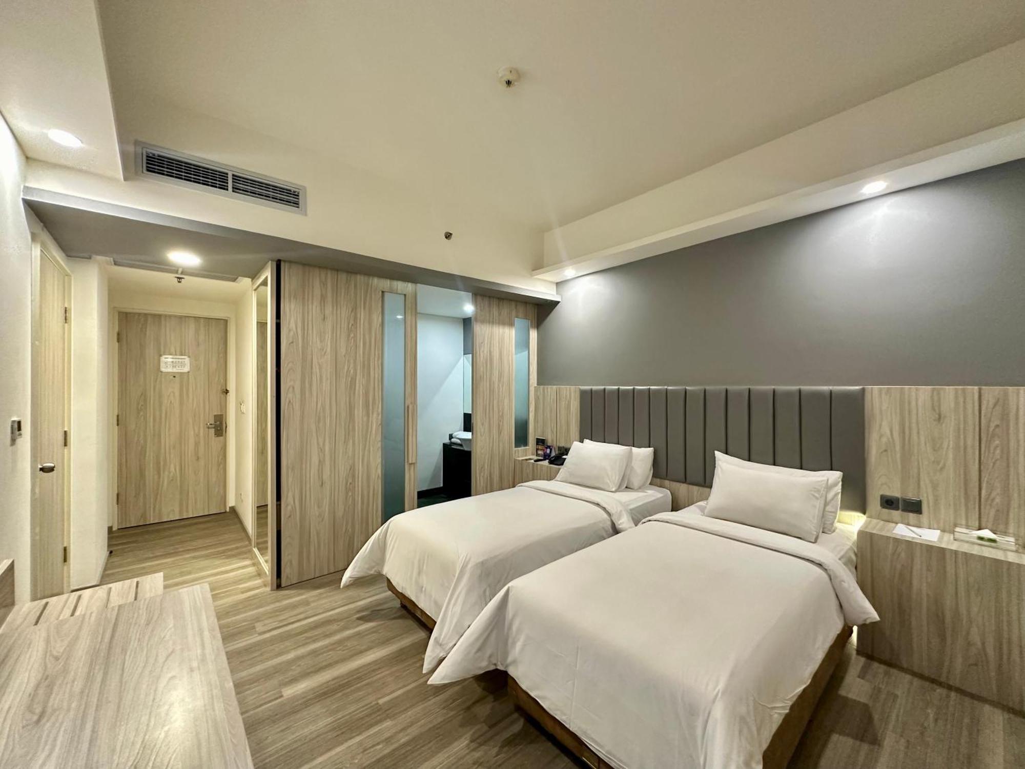 Sparks Life Jakarta, Artotel Curated Exterior photo