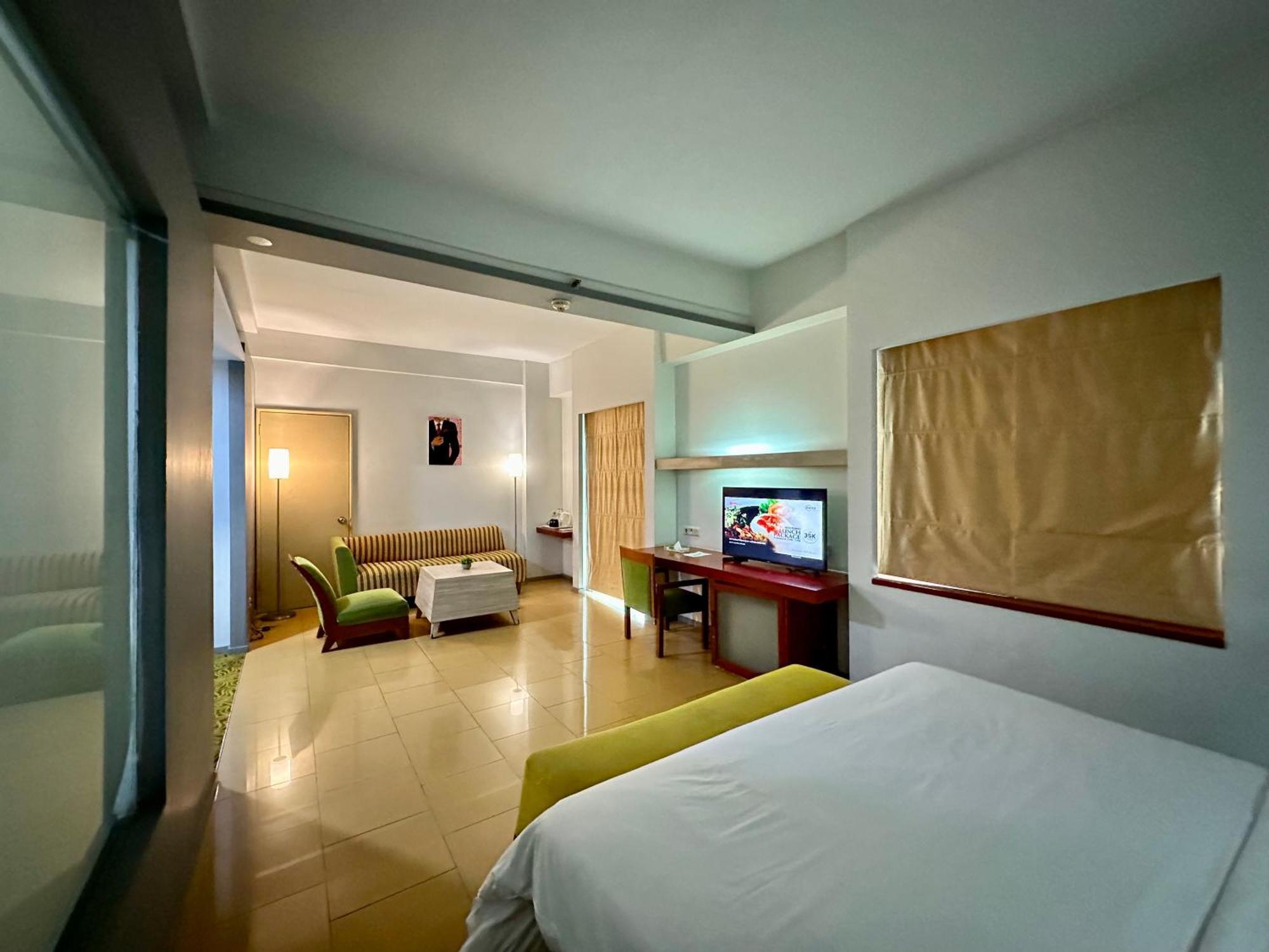Sparks Life Jakarta, Artotel Curated Exterior photo