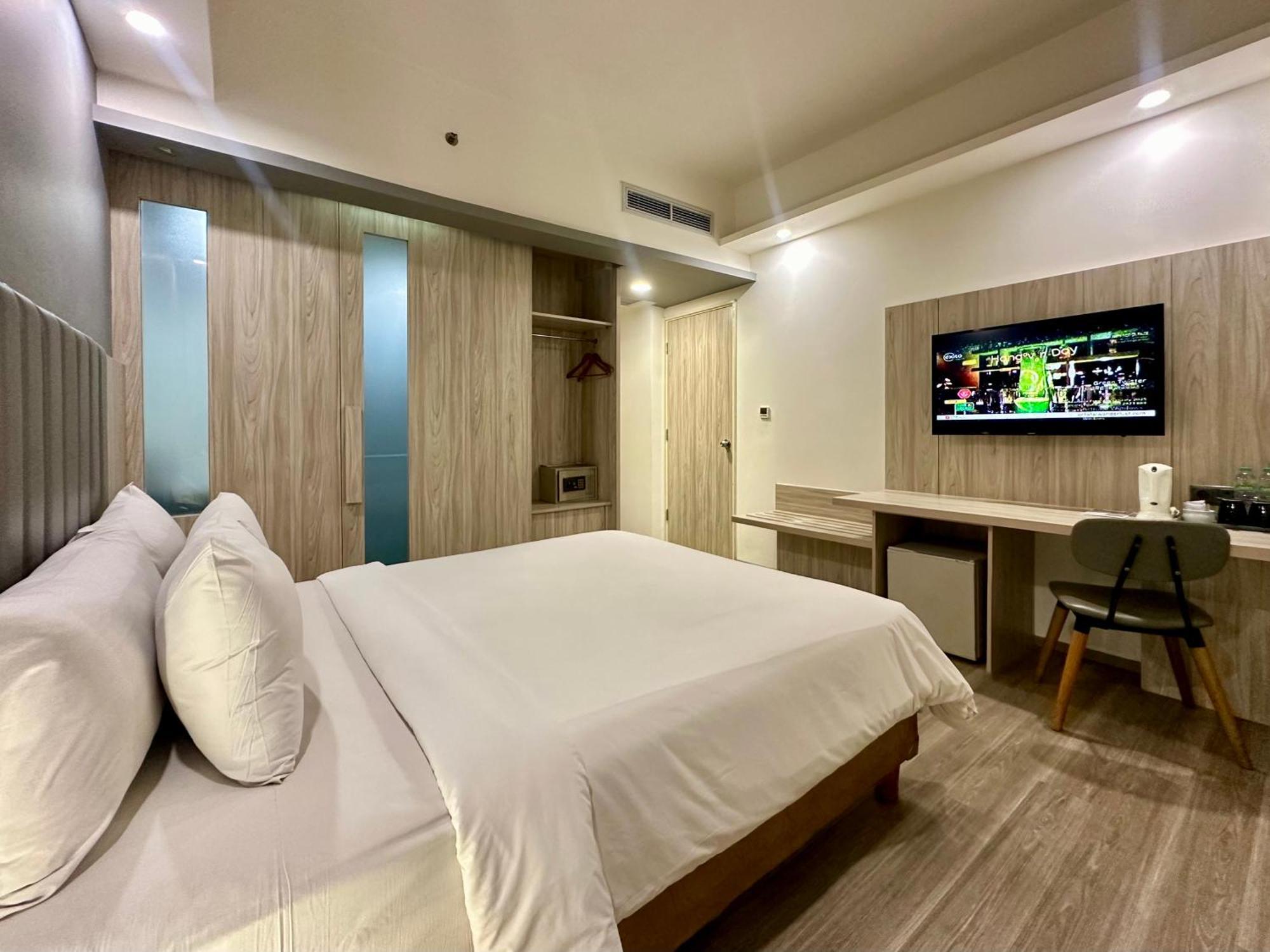 Sparks Life Jakarta, Artotel Curated Exterior photo