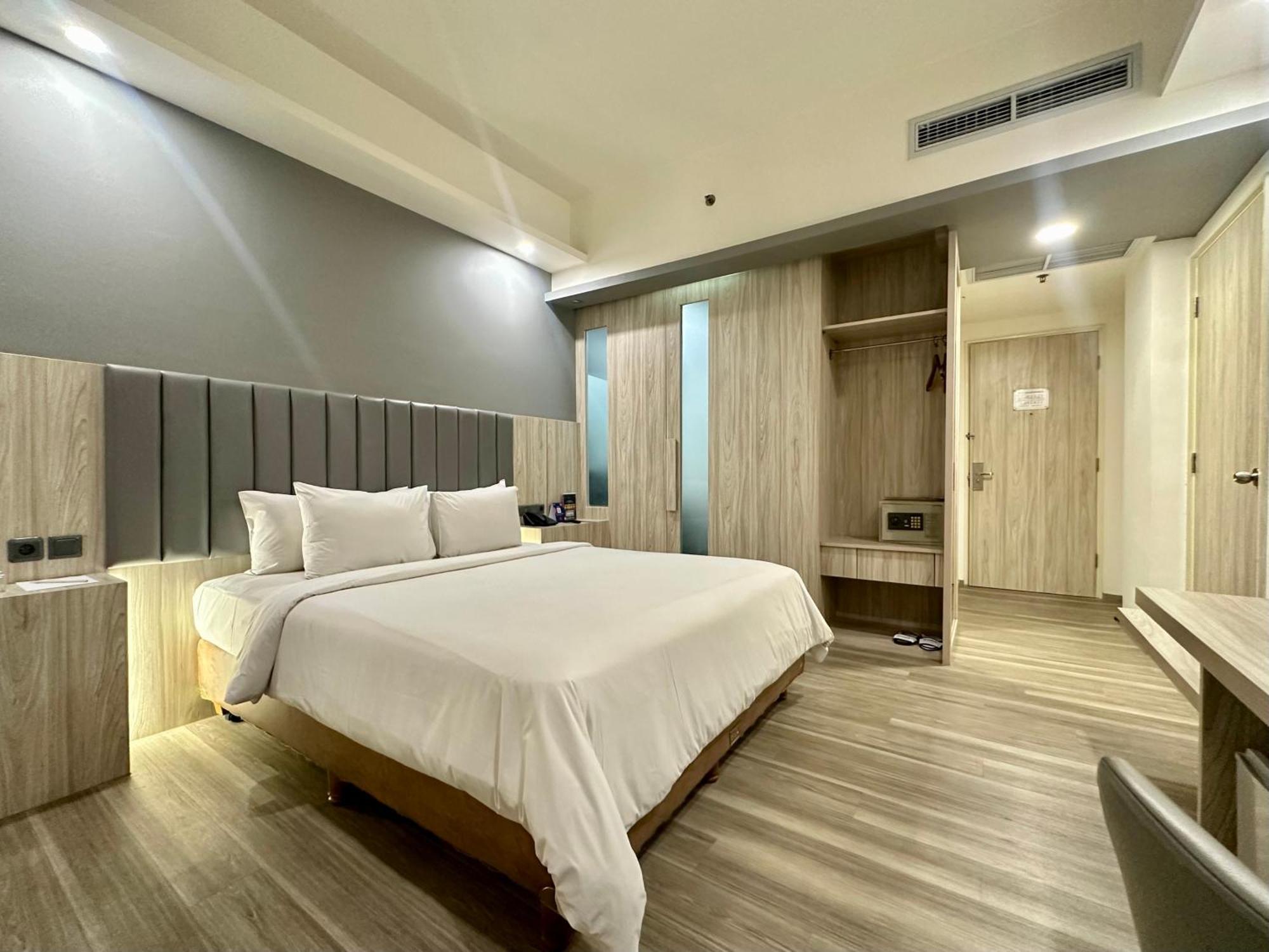 Sparks Life Jakarta, Artotel Curated Exterior photo