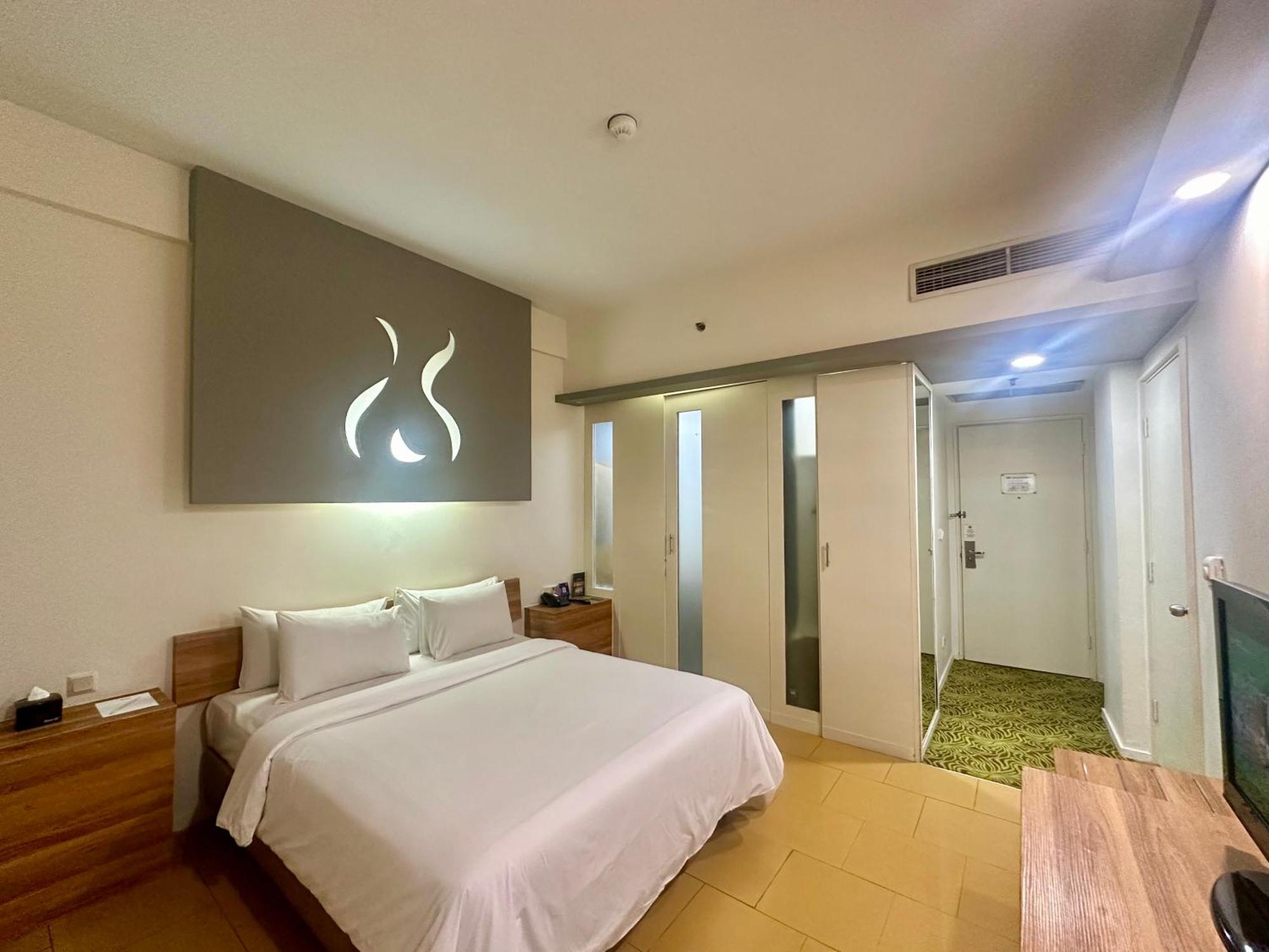 Sparks Life Jakarta, Artotel Curated Exterior photo